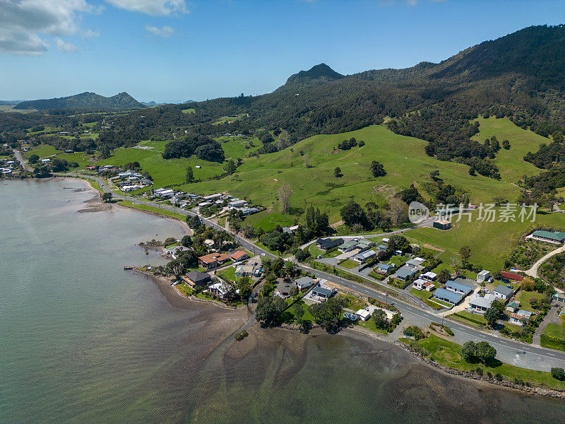 Whangarei Heads在新西兰的空中海岸线景观